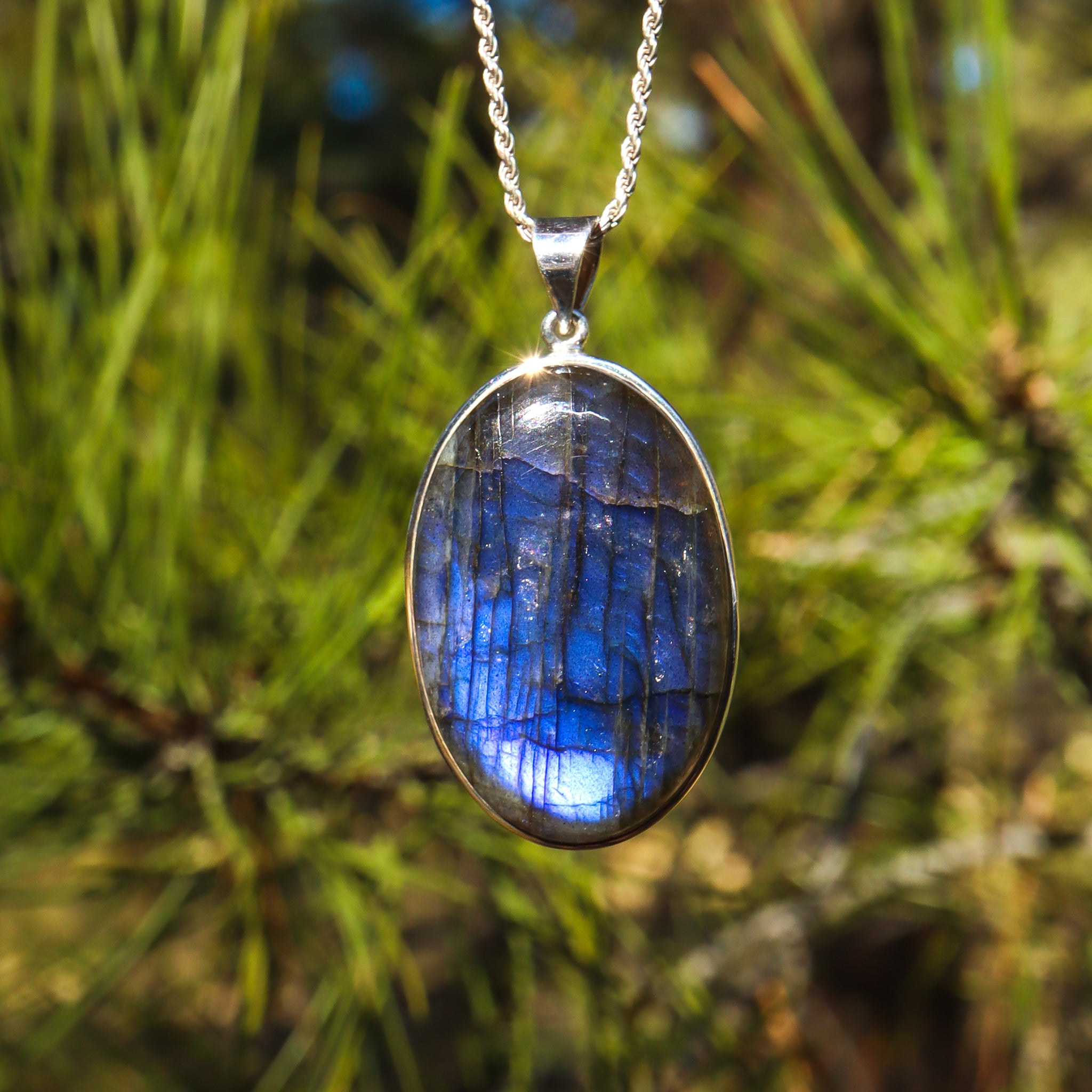 Oval Labradorite Pendant
