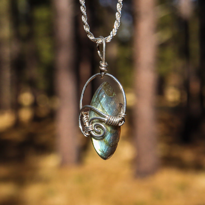 Wire Wrapped Labradorite Pendant