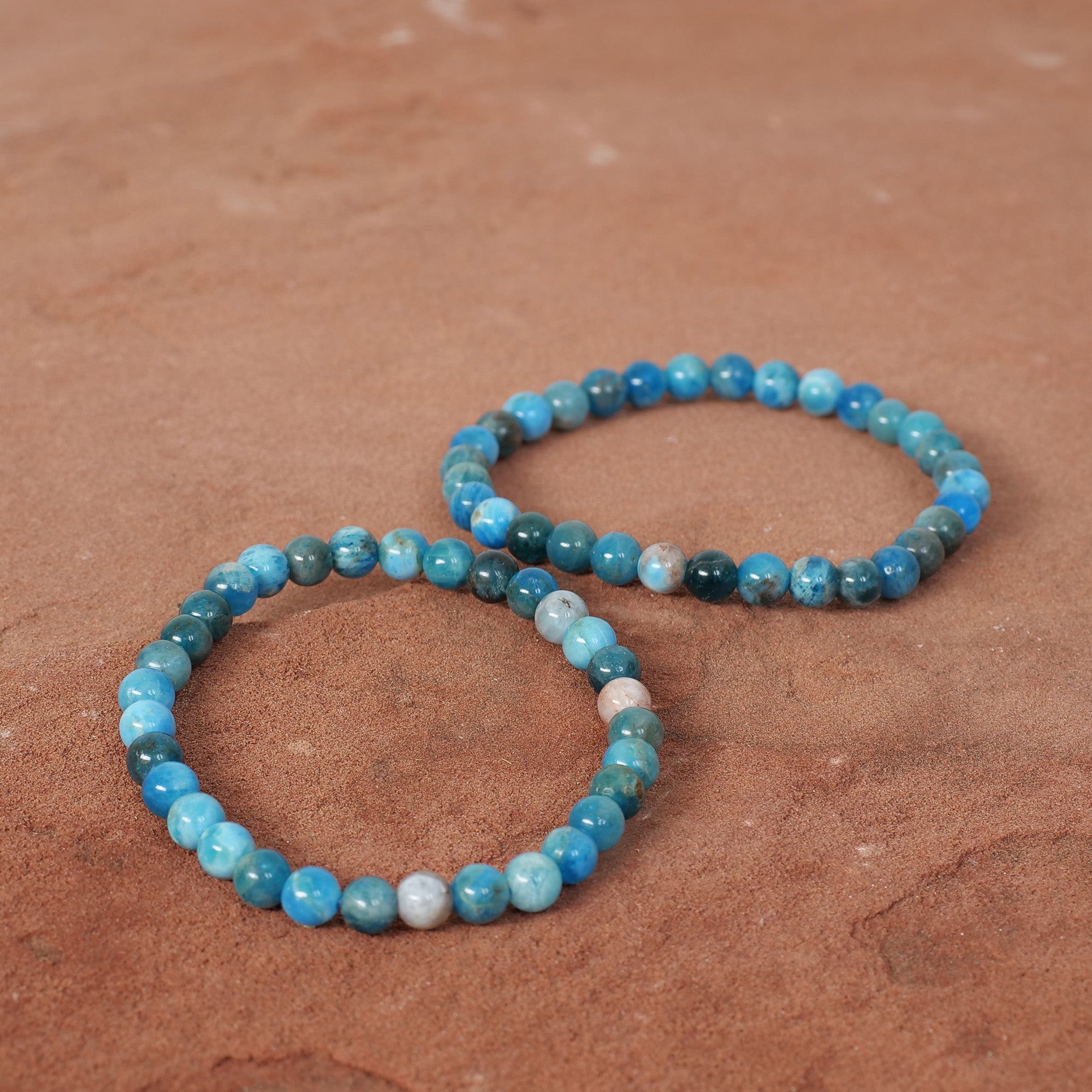 Blue Apatite Bracelet Jewelry: Bracelet Milk and Honey 6mm