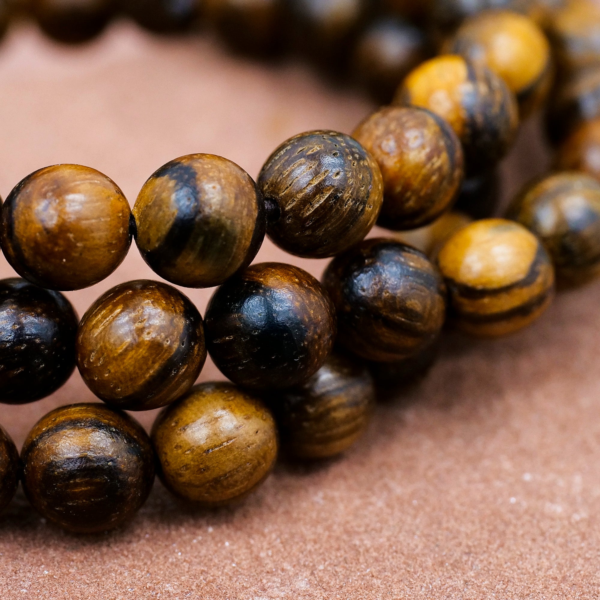 Tiger Stripe Aloeswood Wrist Mala Jewelry: Mala Namu Baru