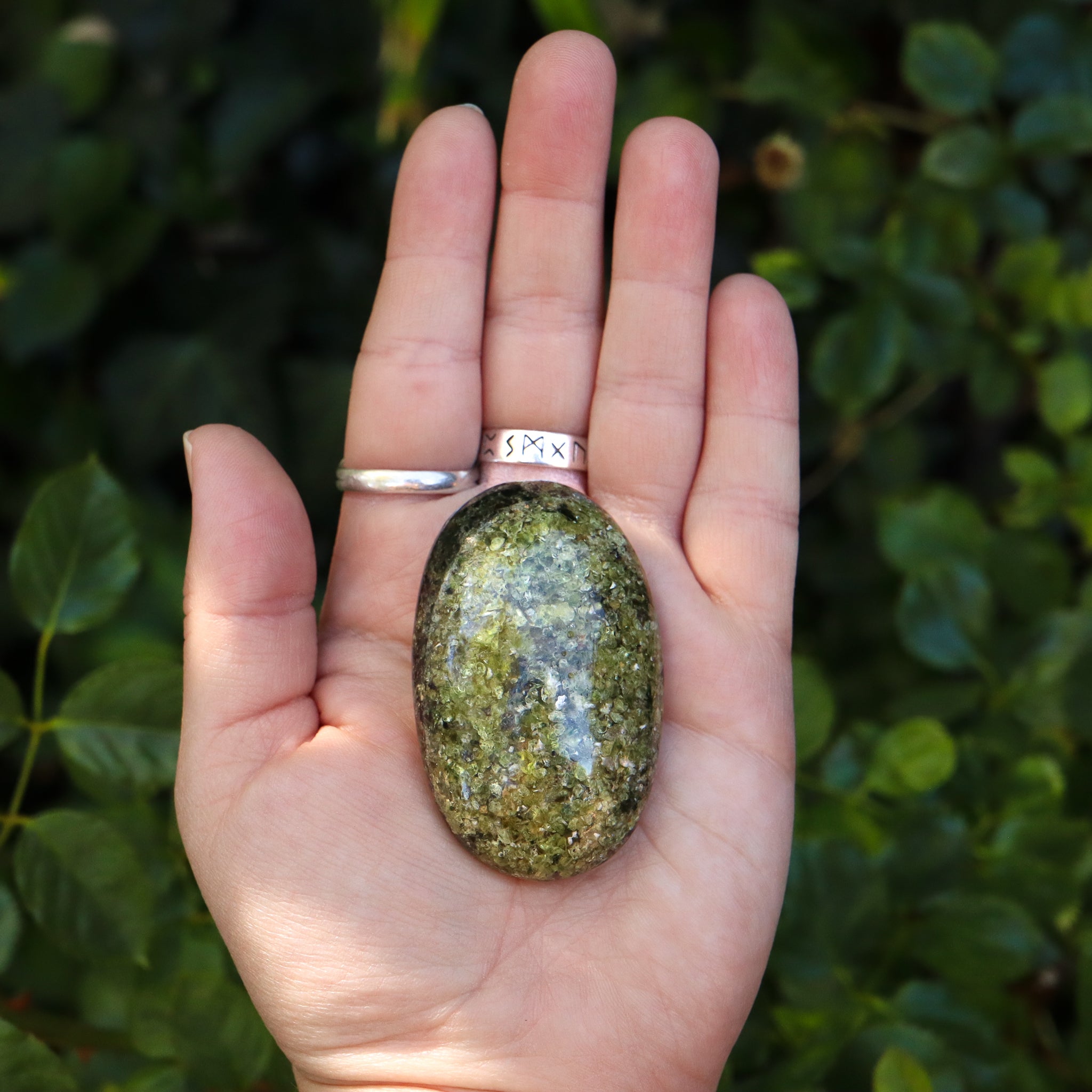 Peridot Palm Stone