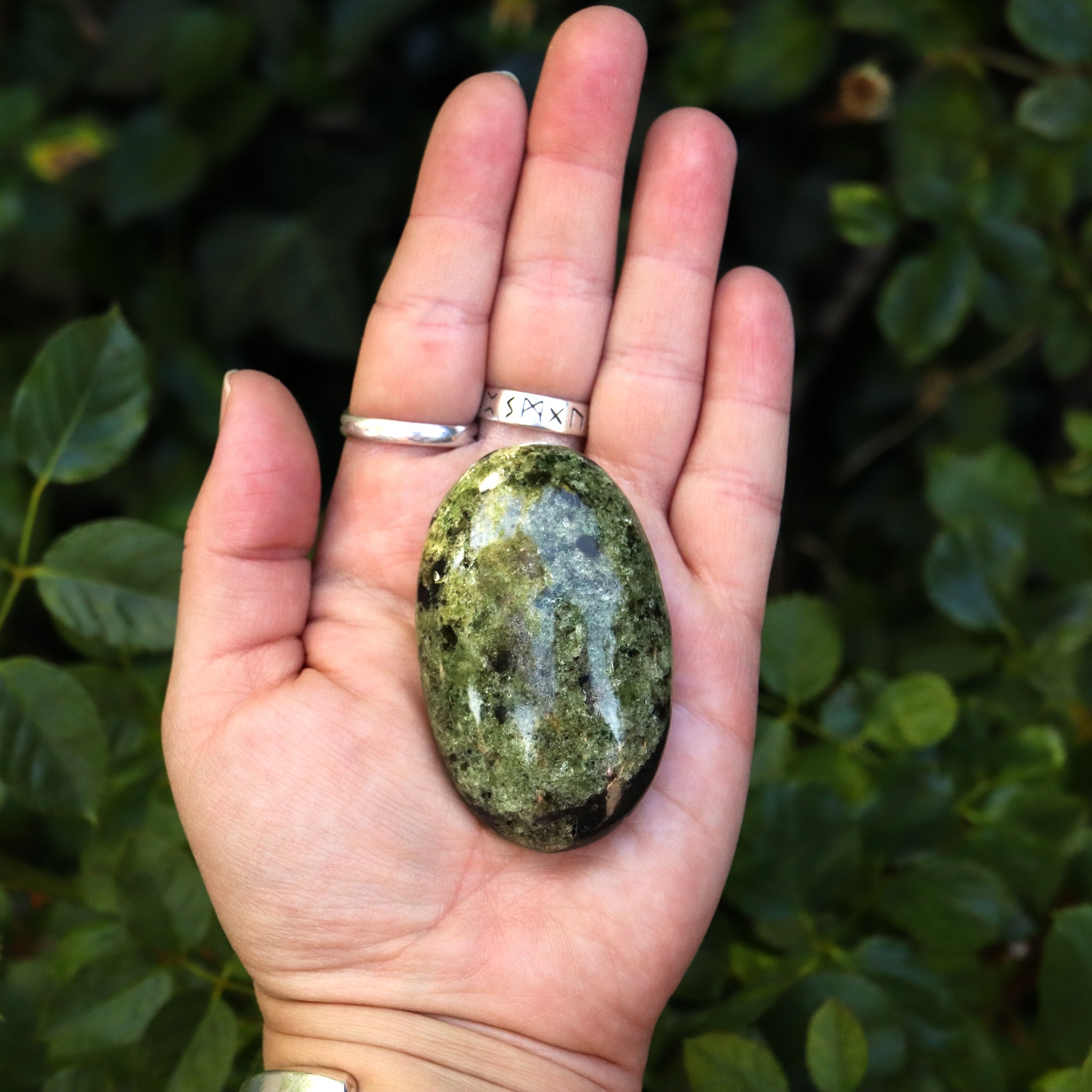 Peridot Palm Stone