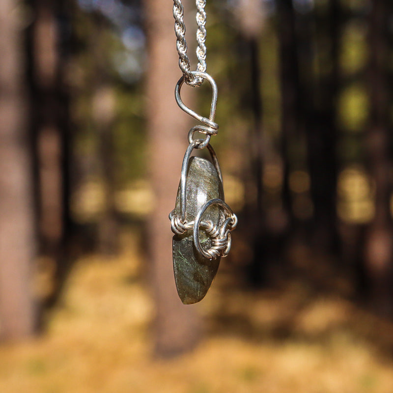 Wire Wrapped Labradorite Pendant